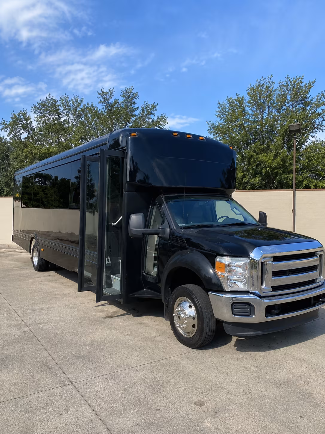 lee s summit 20 passenger party bus